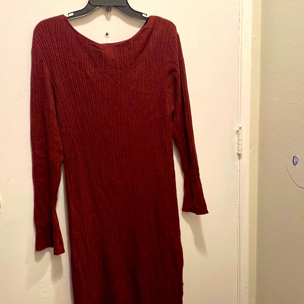 ASOS Design Curve Ribbed Burgundy Dress - Picture 2 of 4